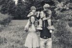 Сімейна фотосесія – 12 цікавих ідей. Чорно-біле сімейне фото