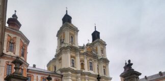 Сімейна подорож по Україні: найкращі маршрути. Затишний і загадковий Кременець. Сімейна подорож по Україні: Кременець