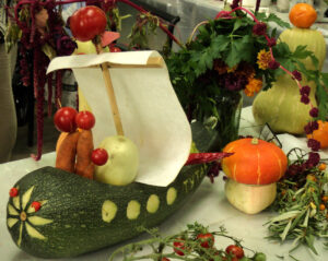 Как сделать поделки из овощей и фруктов на выставку Праздник Осени в садик или в школу.